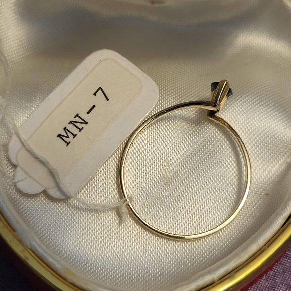 14K Gold Ring with gemstone ( saphire) - Picture 6 of 13